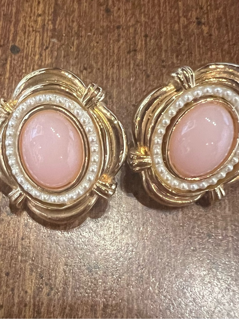 Vintage 1980 Avon Earrings  Pink Cabochon & Pearls Gold Tone Pierced Earrings